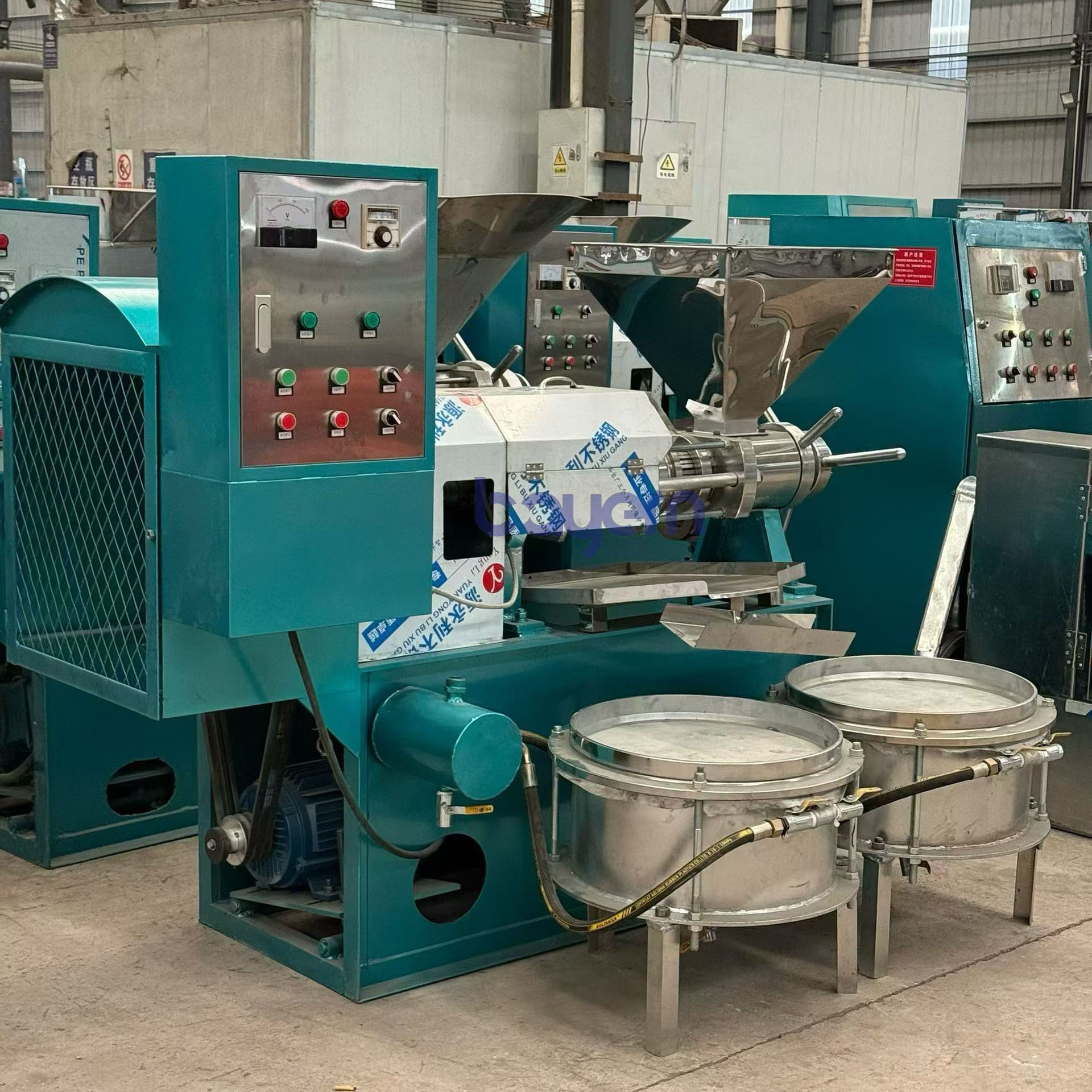 Spiral oil press machine